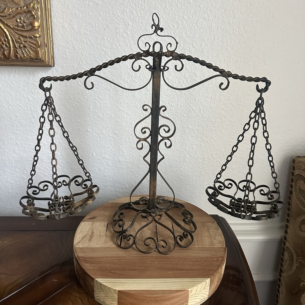 Vintage Hanging Scales of Justice Brown 14.25 inches Wrought Iron Rustic USA - Picture 6 of 10